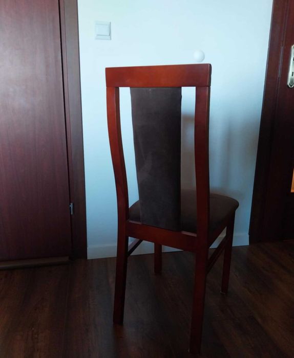 Sprzedam stół plus 6 krzeseł