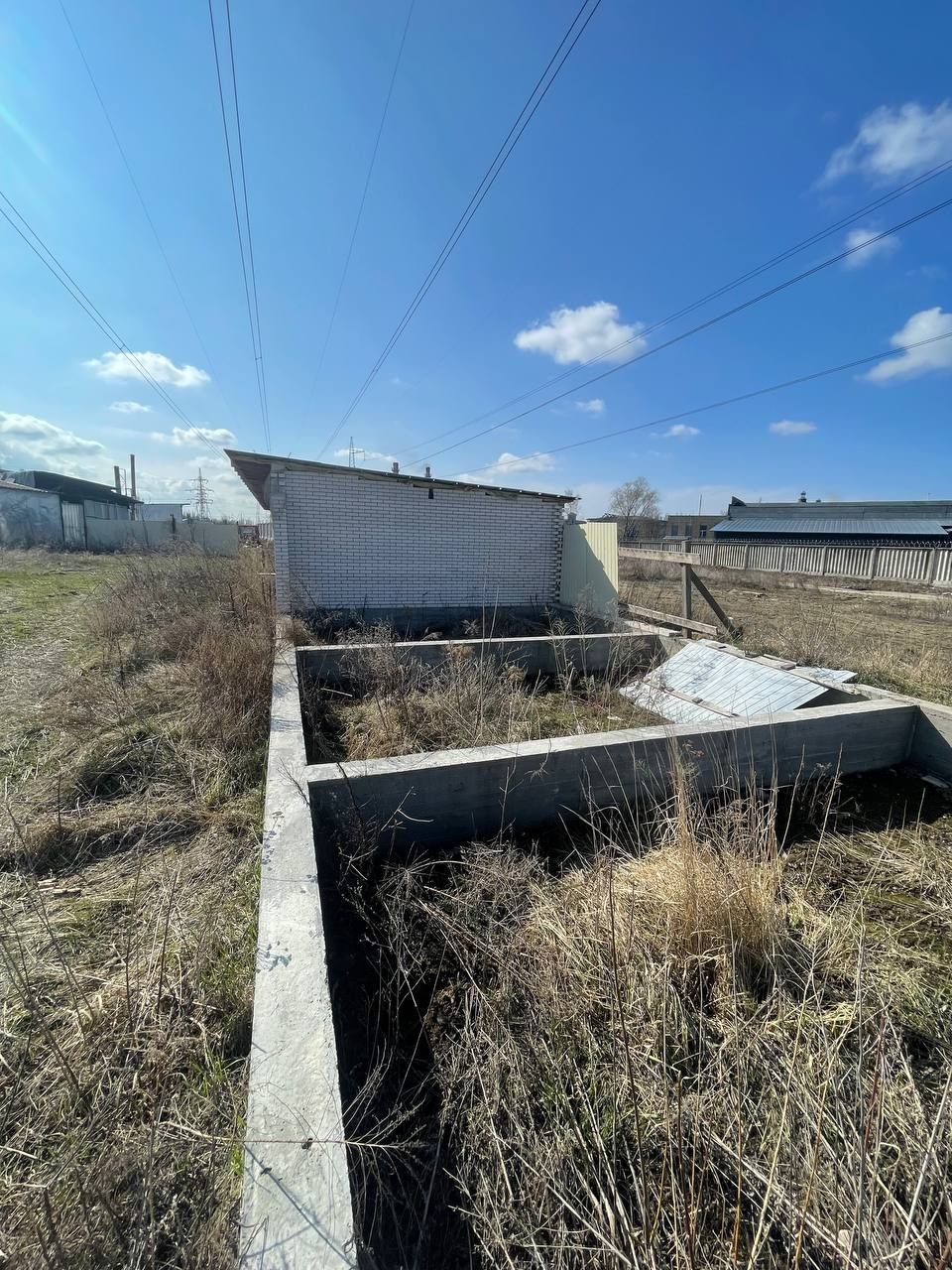 Продажа земельних ділянок з фундаментом  під гараж місто Вишневе Акція