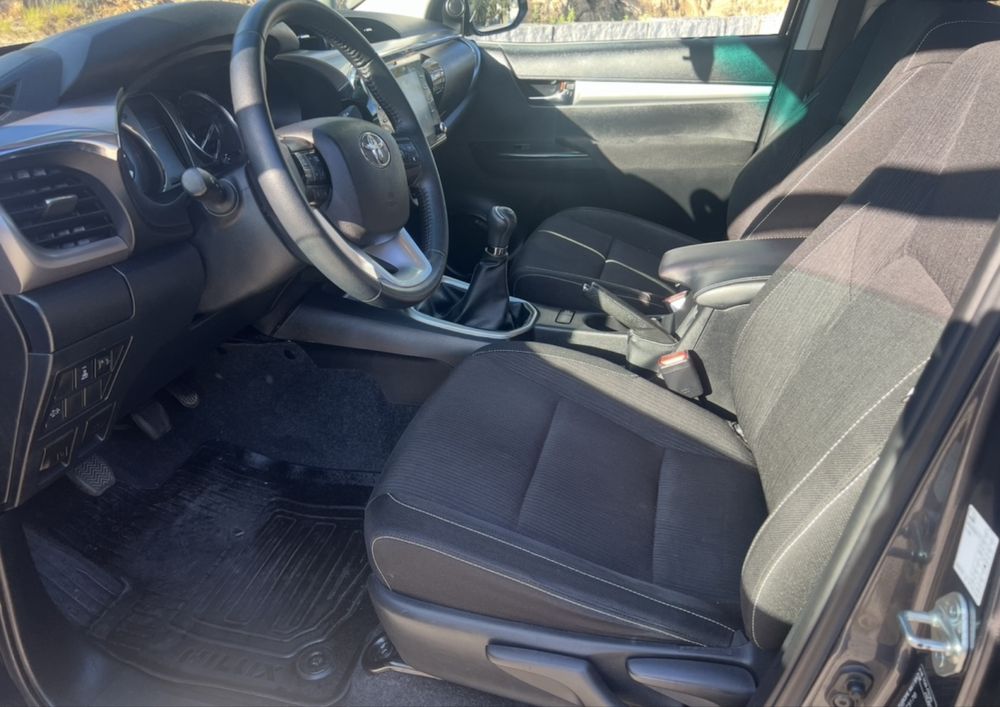 Toyota hilux tracker 3 lug iva ded