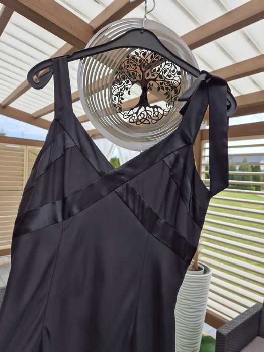 Satynowa sukienka Mexx 40 na ramiączka wieczorowa głęboka czerń