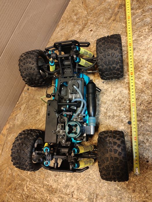 Model Monster Truck zdalnie sterowany spalinowy 4x4, 4WD