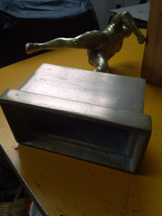 Призовая статуетка спорт.