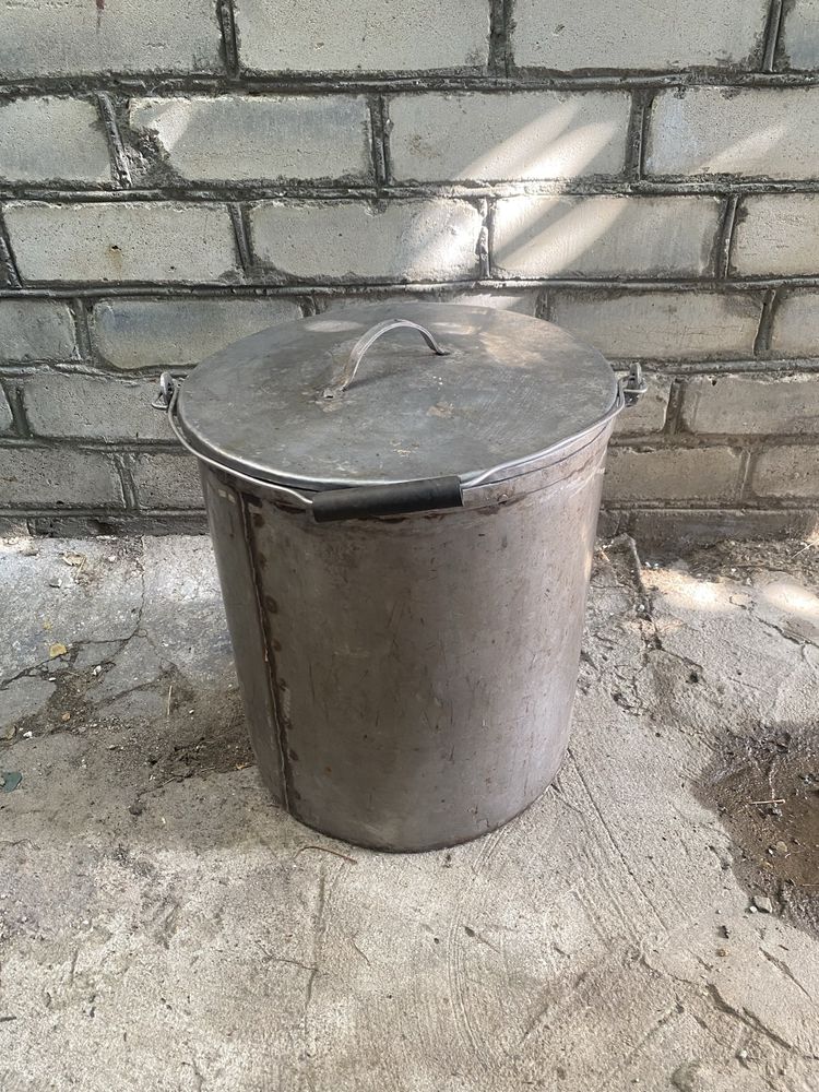 Чугунный пресс для винограда и другие разнообразные приспособления