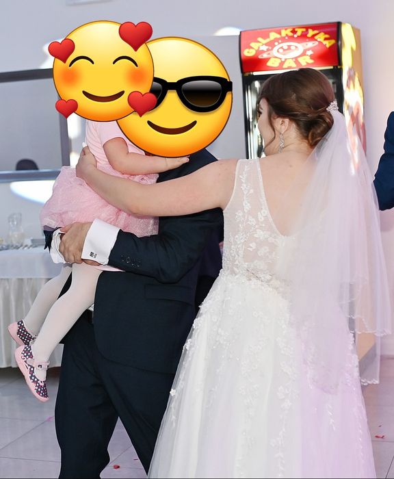 Kremowa suknia ślubna