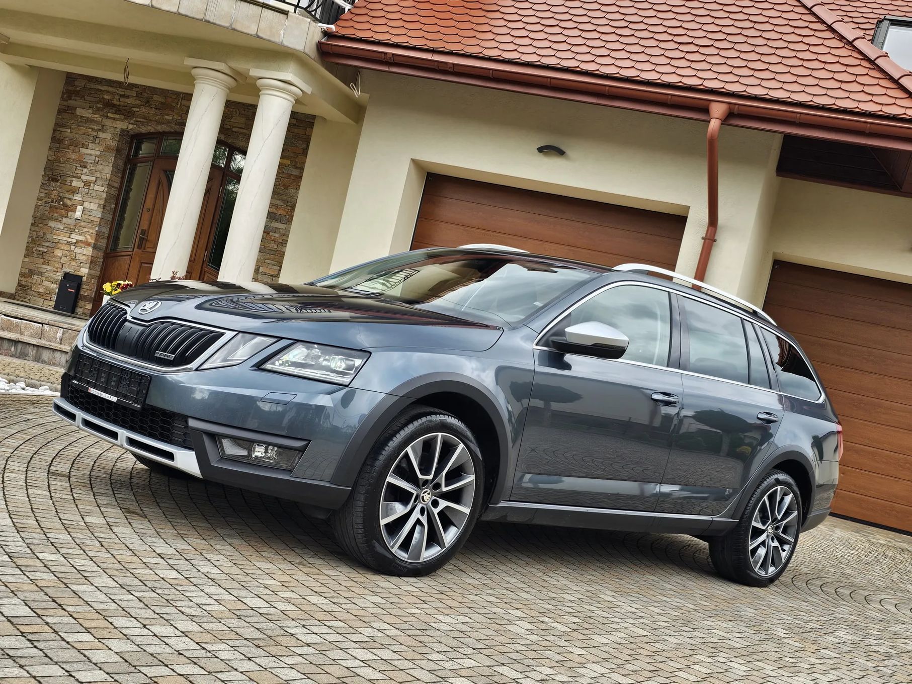 Skoda Octavia SCOUT 2.0TDI 184KM 4x4 DSG Bezwypadkow BardzoZadbana BagateWyposażenie