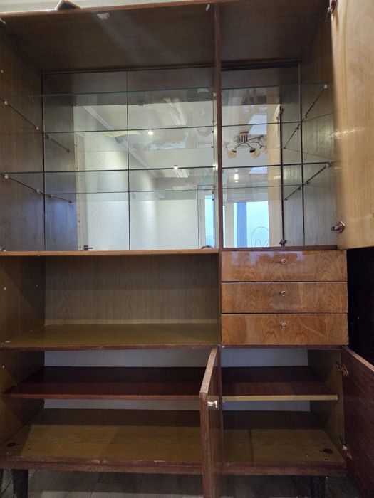 Продається вживаний сервант