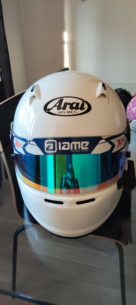 Capacete arai sk6 karting