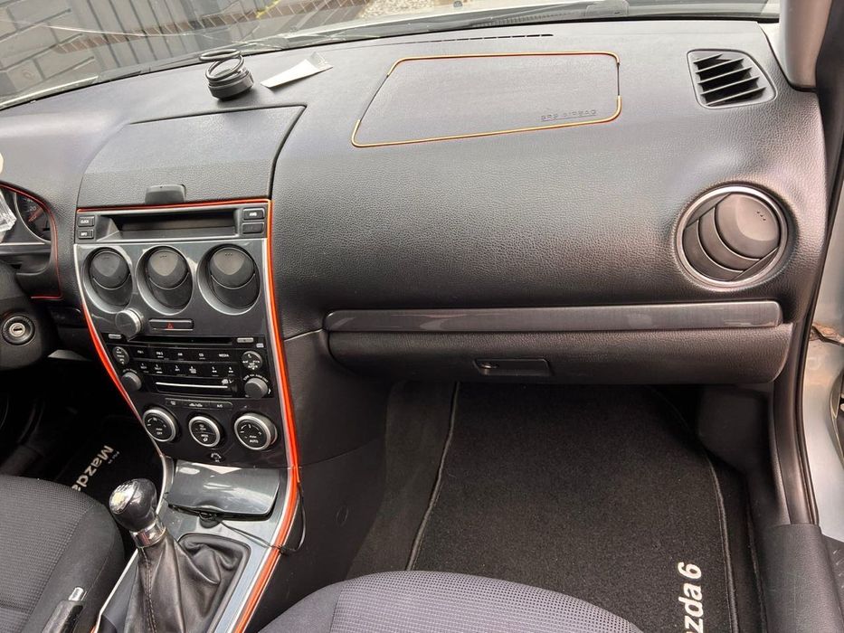 Mazda 6  2006 року