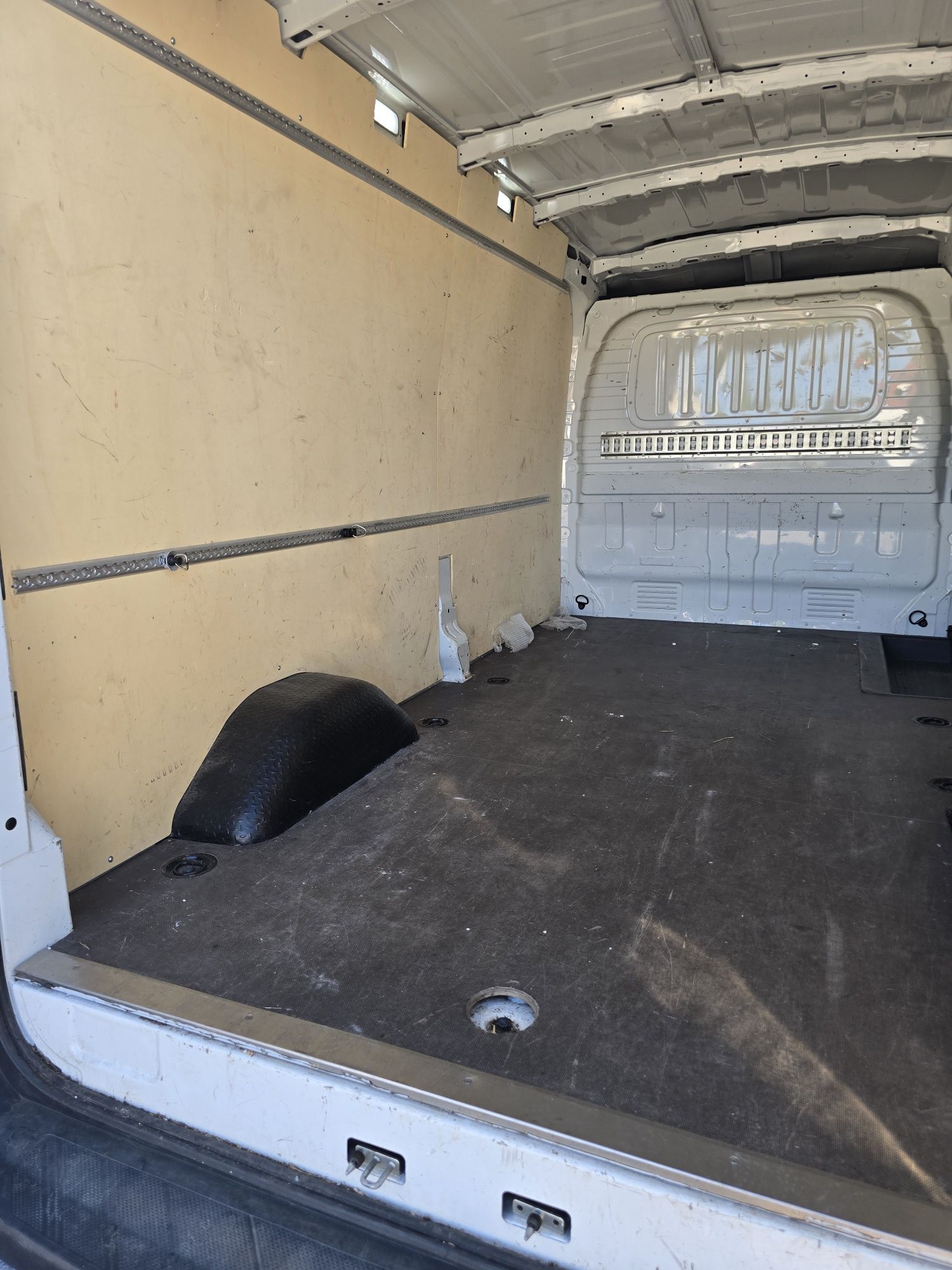 Maxus deliver 9 ford Vwi