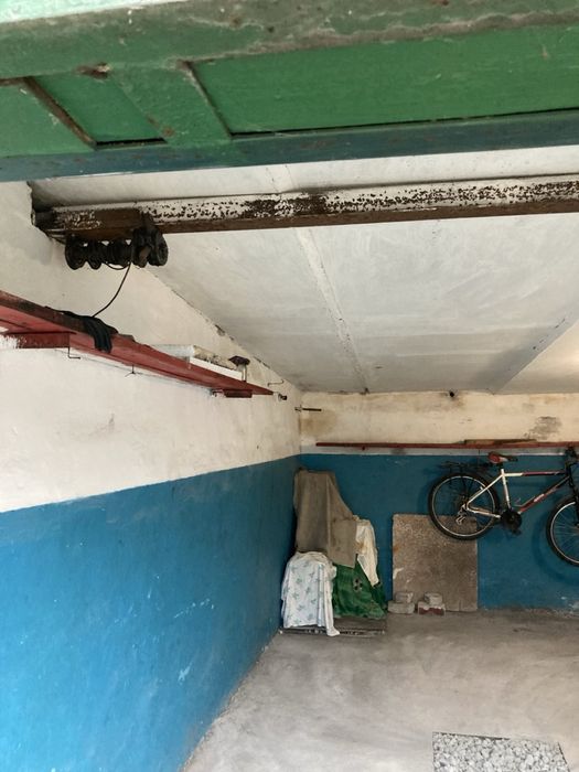 Гараж,  сухий смотрова яма ,