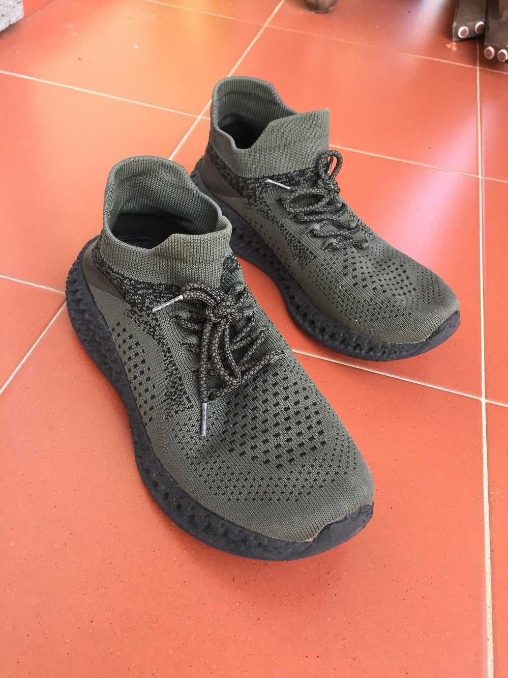 Sapatos estilo ténis VERDES -- Tam. nr. 43