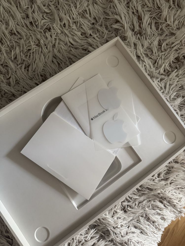 Mac Book Air 13-inch