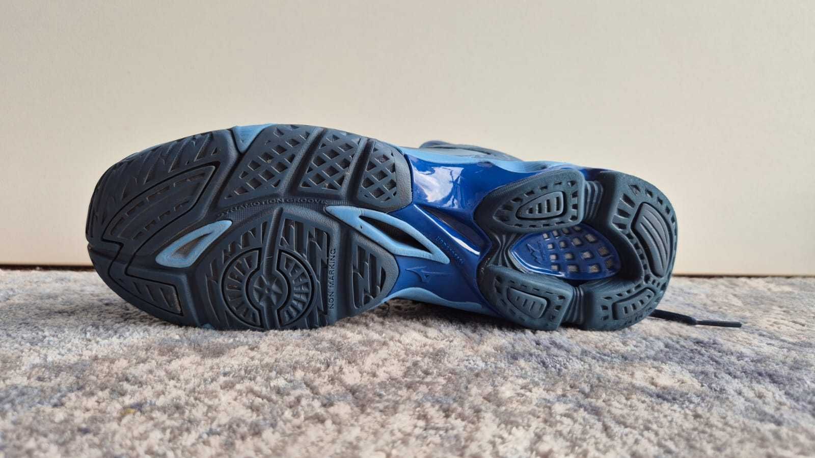 MIZUNO Wave Voltage buty do siatkówki rozmiar 40