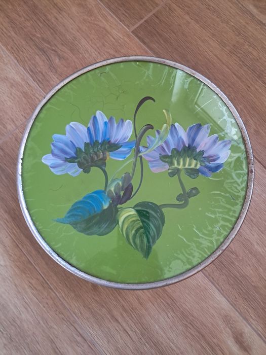 Patera do ciasta na nóżce