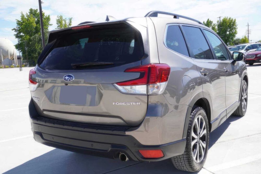 Subaru Forester Limited      2021