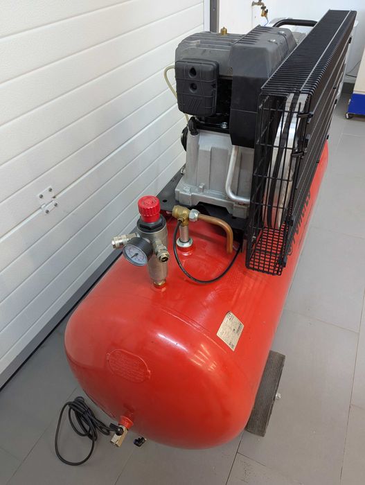 Compressor ar comprimido 270L 5.5HP Trifásico + purga automática