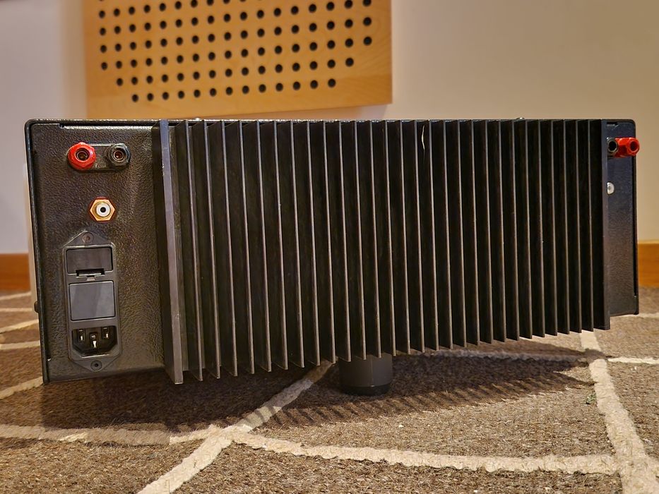 Amplificador de potência Goldmund mimesis 8.5