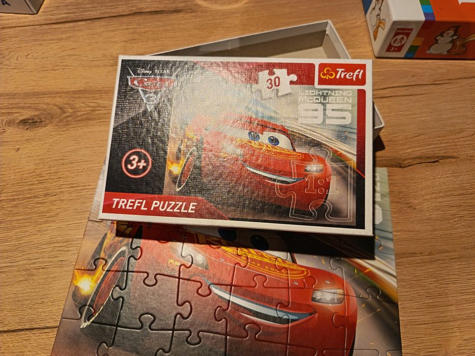 Sprzedam puzzle 30 szt stan bdb