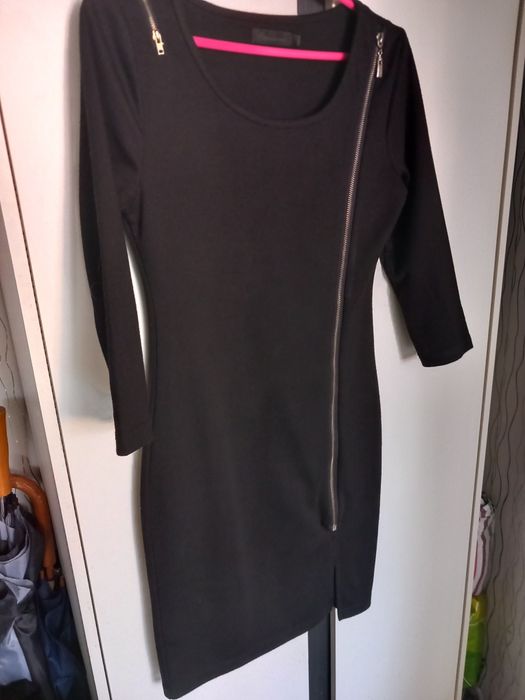 Sukienka Mała czarna.