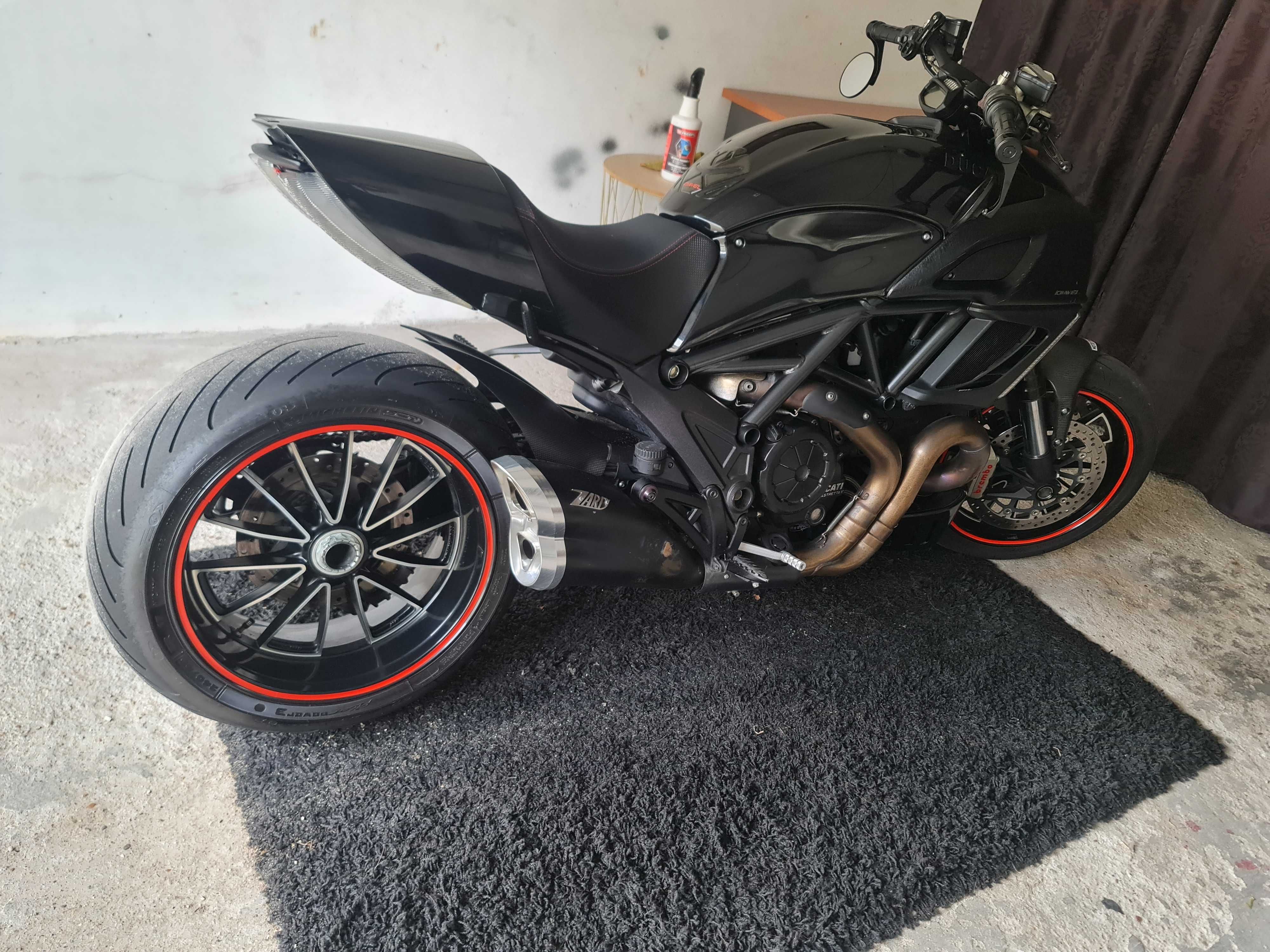 Ducati Diavel 1200 versão AMG
