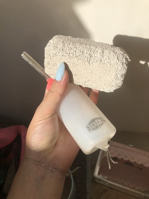 Пемза та поїлка в клітку для домашніх тваринок