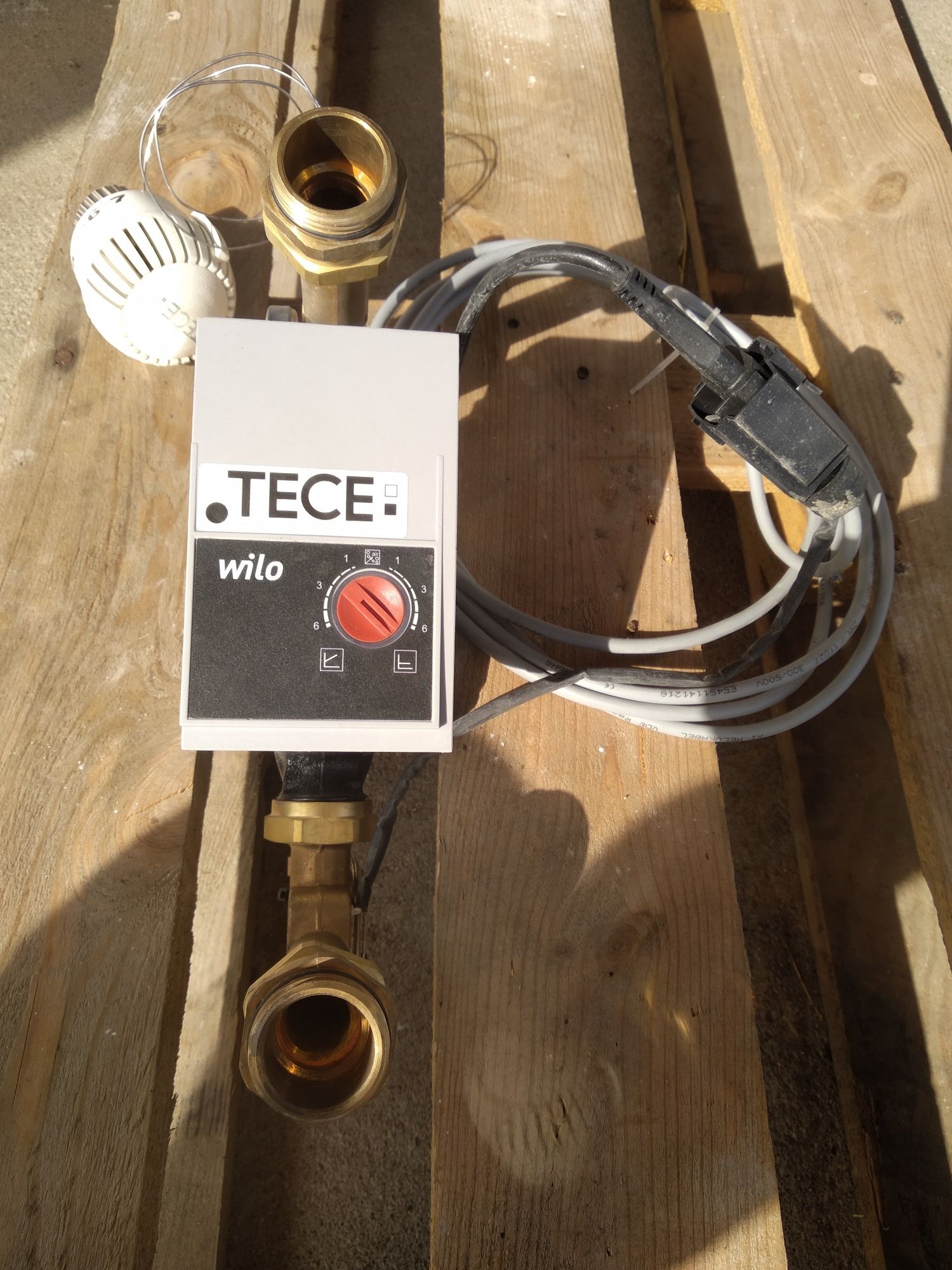 Rozdzielacz pompa TECE Wilo+ zawory+ termostat