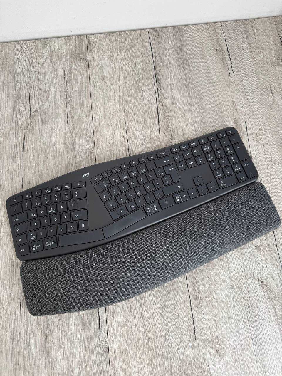 Ергономічна клавіатура Logitech Ergo K860