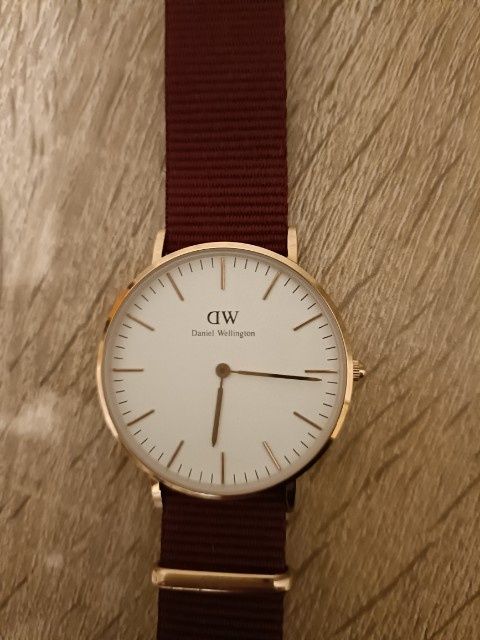 zegarek damski marki Daniel Wellington