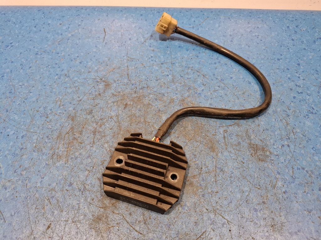 YAMAHA FAZER FZS 1000 REGULATOR NAPIĘCIA SH650C-11