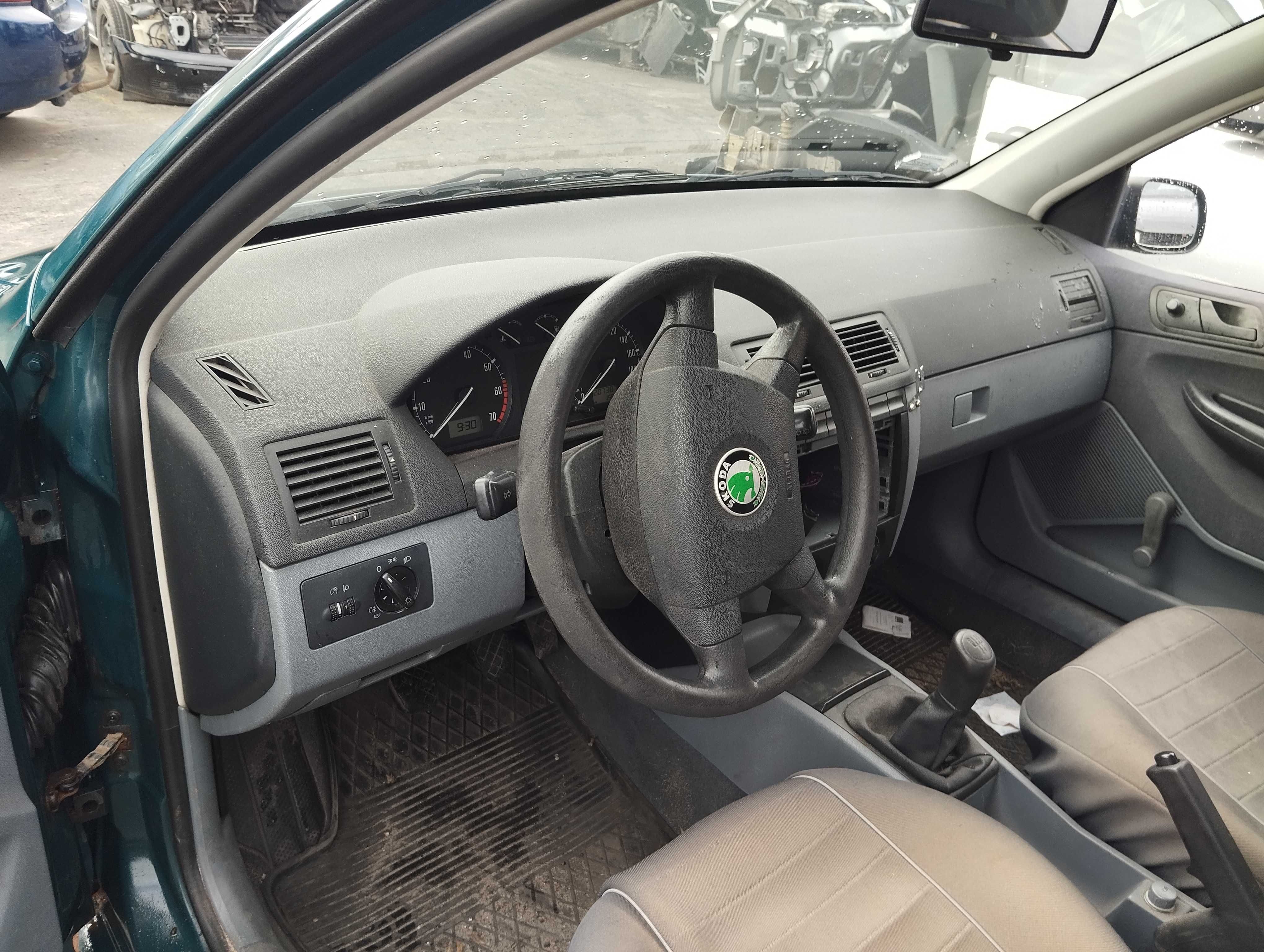 Skoda Fabia 5D 1.4MPi 2000 r.Element wnętrza !! Opis !!