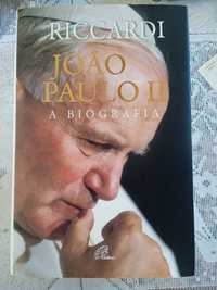 Livro a biografia de João Paulo 2