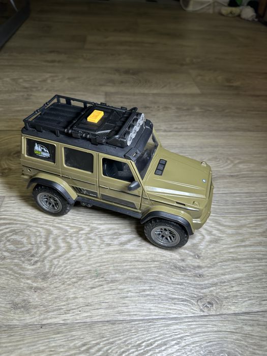 Танк военный джип