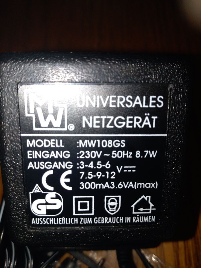 Zasilacz uniwersalny