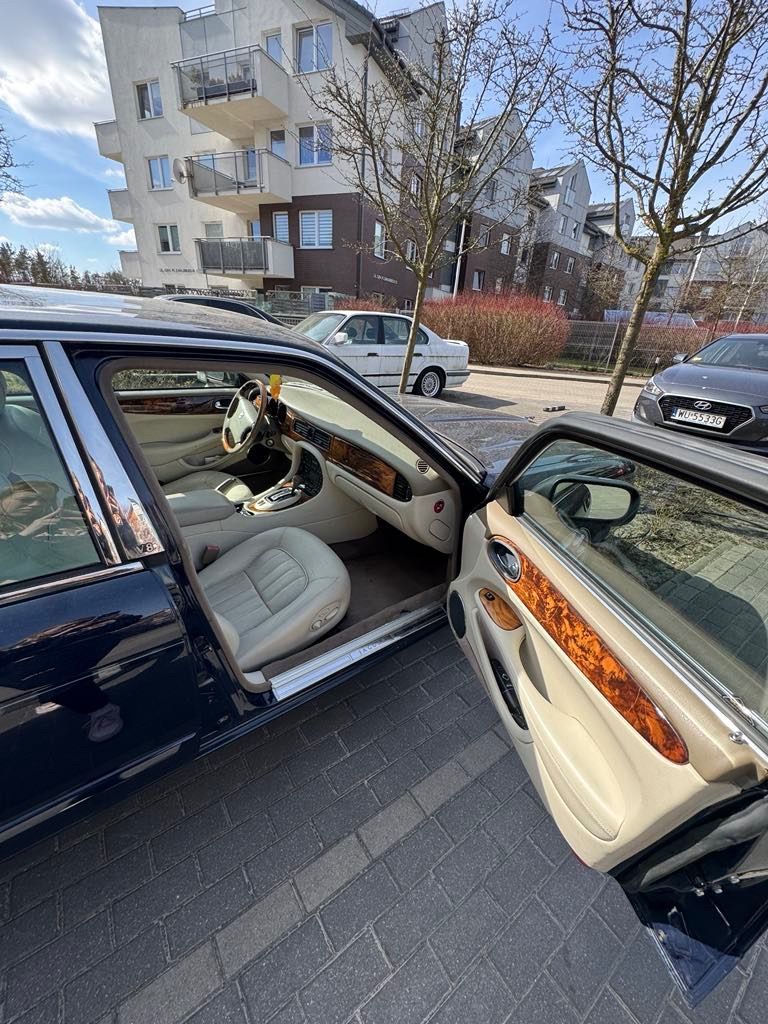 Jaguar XJ Sprzedam Jaguar XJ8 4.0 benzyna lub zamienię