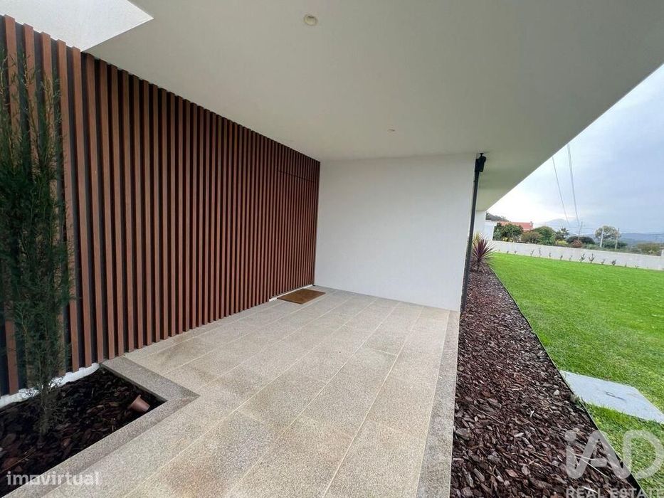 Moradia isolada T3 em Reboreda e Nogueira de 209 m2