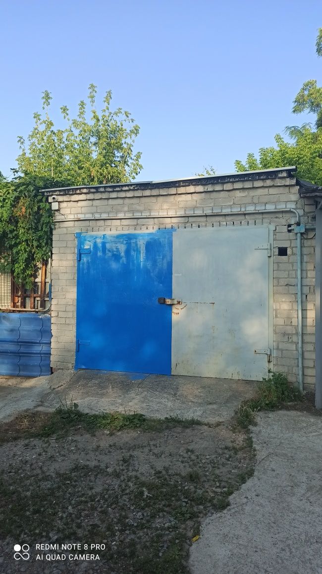 Продам капитальный гараж большой в Самаровке.
