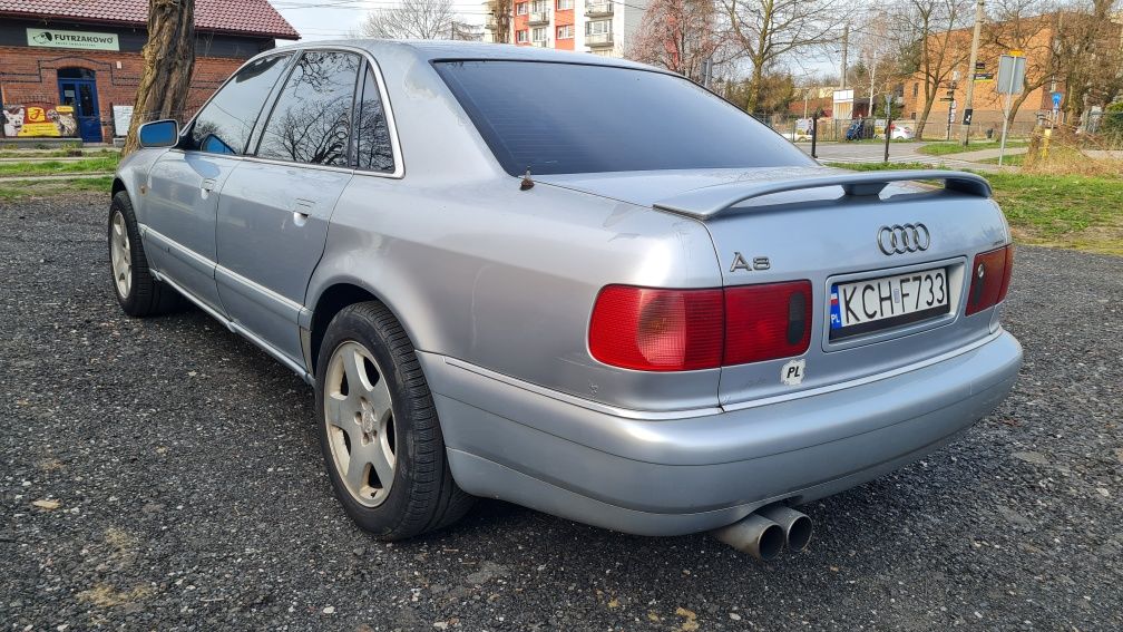 Audi A8 2.8 Quattro manual