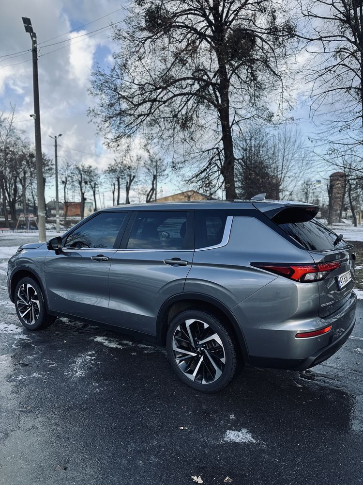 mitsubishi outlander 4 2022/2023