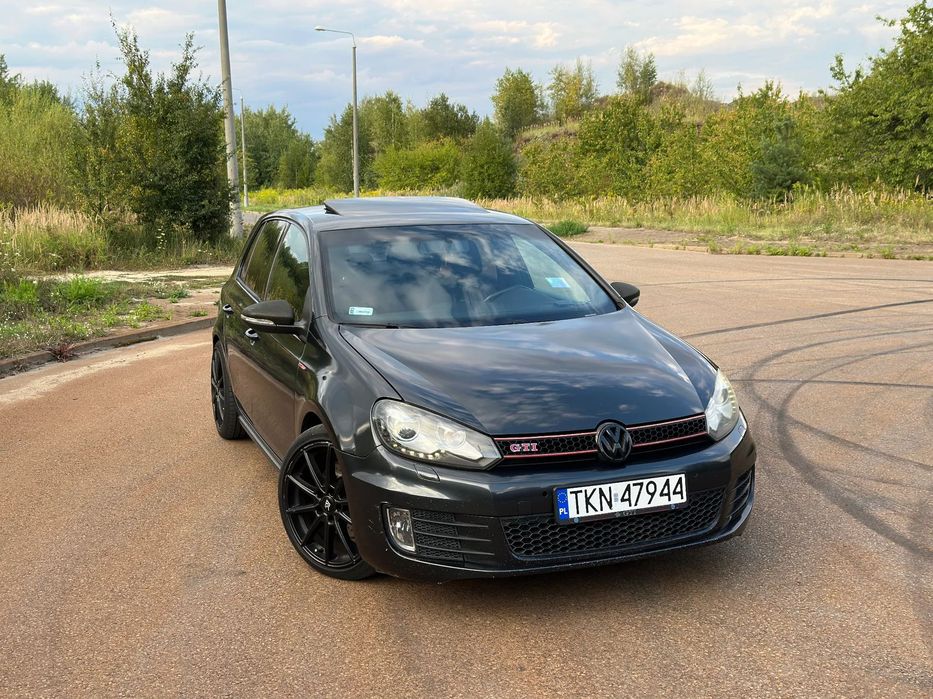Volkswagen Golf Golf VI GTI 2.0 TSI 2012 – manual – 5 drzwi - 2 komplety kół