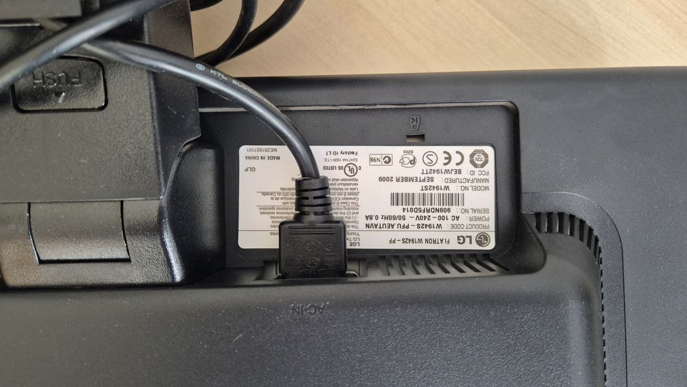 Monitor 19" LG Flatron W1942S