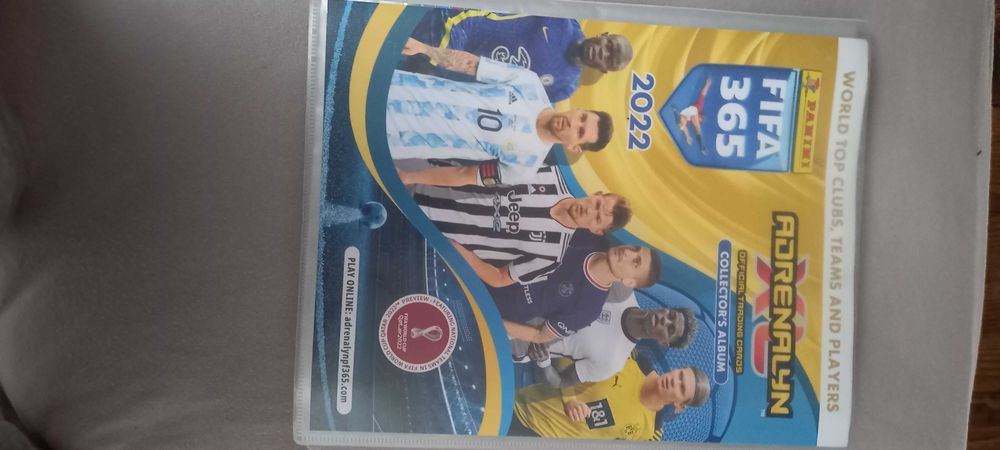 Karty panini FIFA 2022 adrenalyn xl