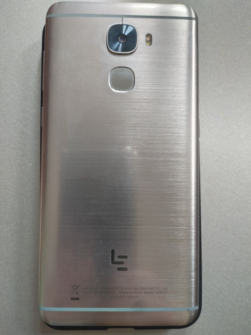Смартфон LeEco Le Pro 3 4/64GB версия для американского рынка LEX727