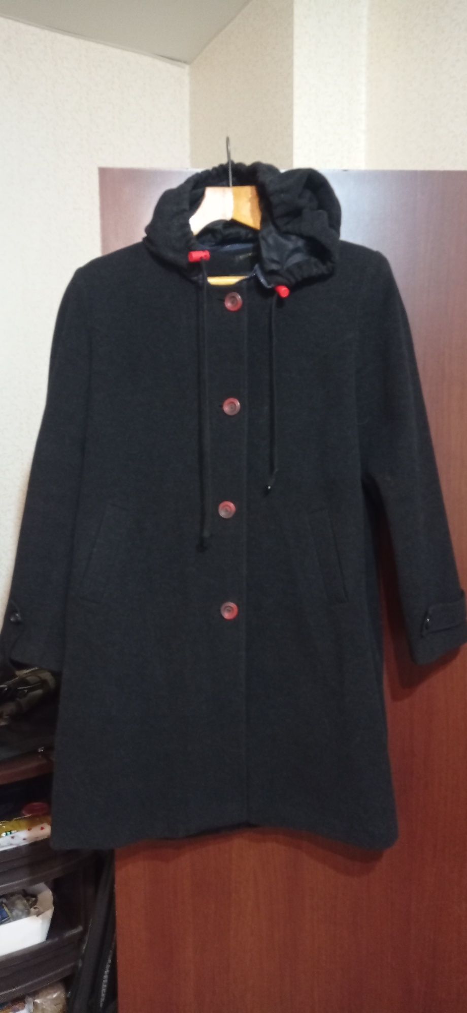 Продам пальто, куртку и шубку