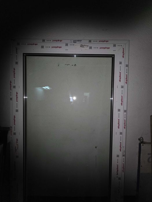 Okno pcv z pomyłki biale 3 szyby  920x2100