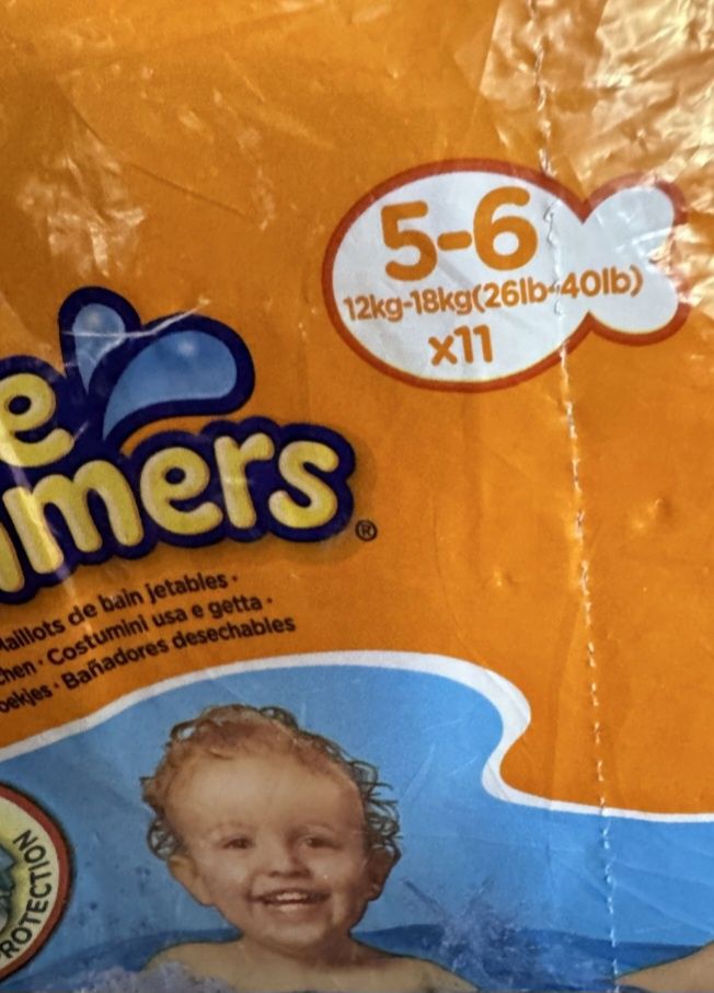 Huggies swimmers, підгузки для плавання