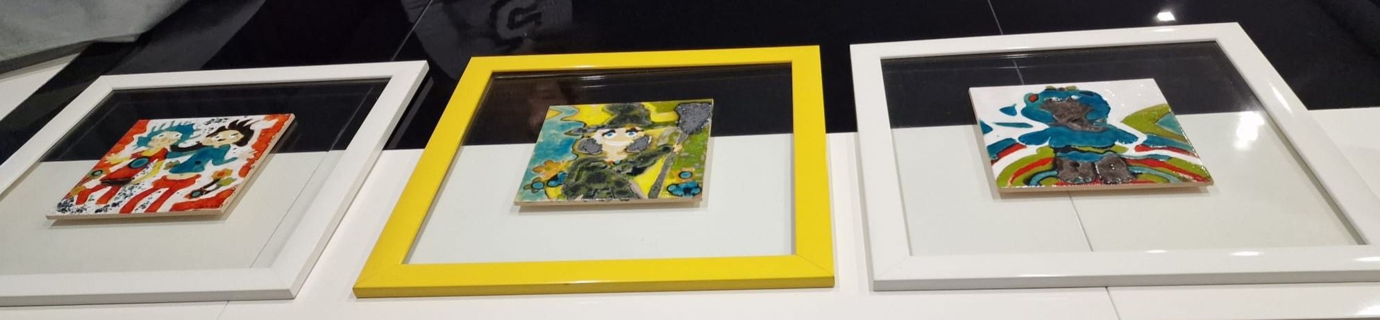 Quadros pintados à mão (47×47 cm)