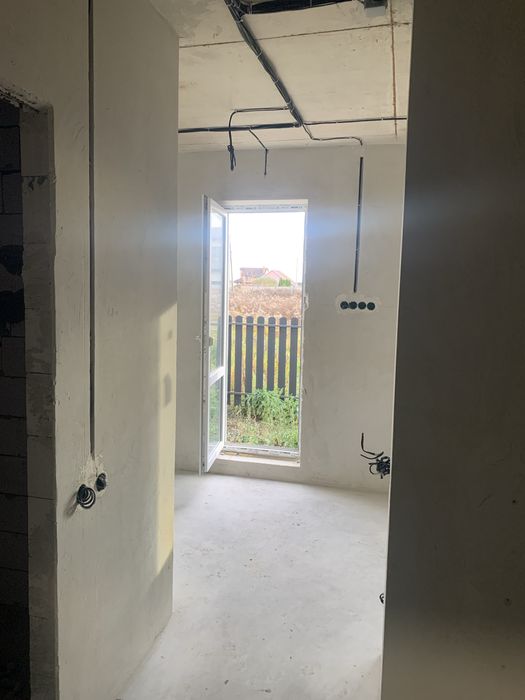 Єоселя. Продаж двокімнатної квартири з ділянкою неподалік Києва