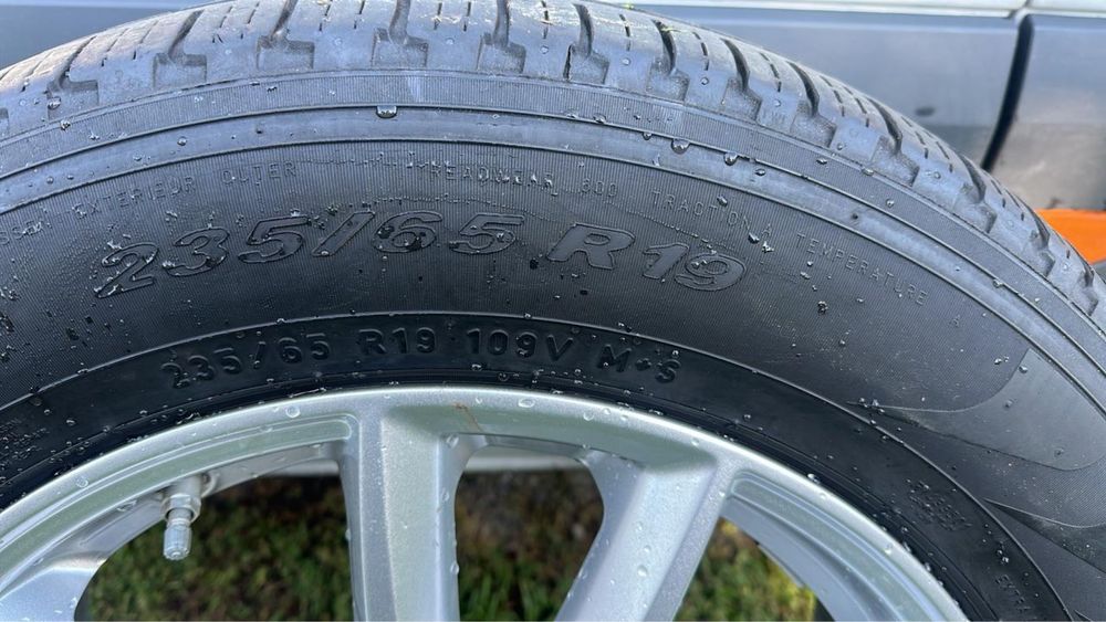 Диски Land Rover 5x120 235/65/r19 на резині Pirelli BMW