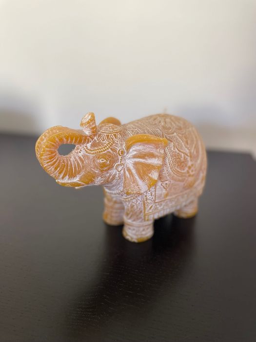 Vela decorativa Elefante amarelo Zara Home