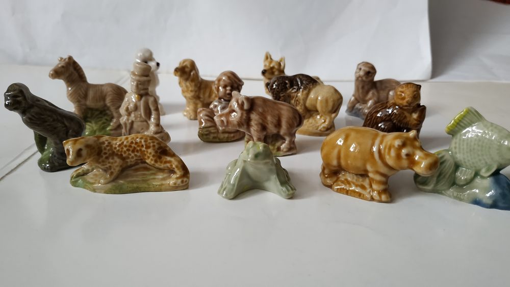 Фарфорові статуеточки Wade England